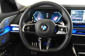 BMW 740 - 12