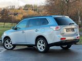 Mitsubishi Outlander Intense 4WD*I.HAND*TÜV NEU* - Mitsubishi Outlander Gebrauchtwagen