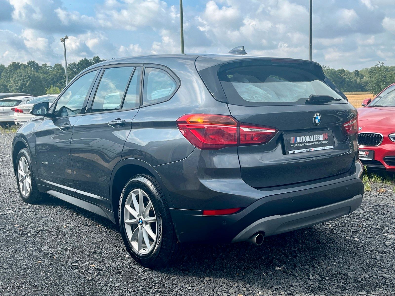 Fahrzeugabbildung BMW X1 sDrive18d Advantage Navi Tempomat SPORTSITZE