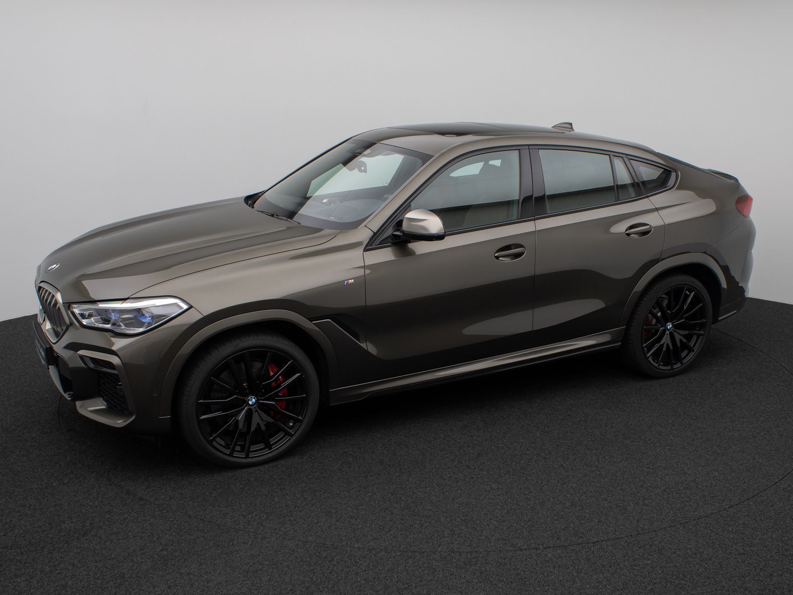 Fahrzeugabbildung BMW X6 M50i Pano 360°Laser Fond-Ent. HUD DAB H/K 22"
