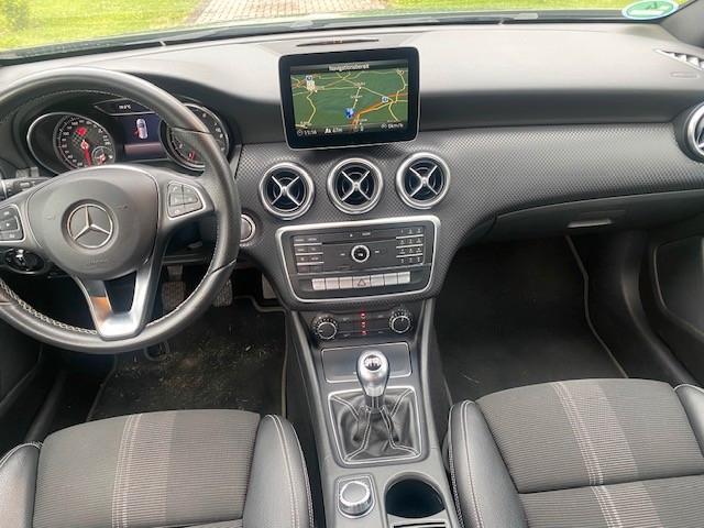 Mercedes-Benz A 180 Urban TÜV Insp. Reifen neu Navi Kamera ra 