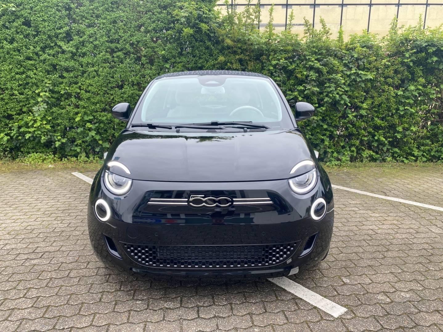 Fiat 500e Cabrio by Bocelli La Prima