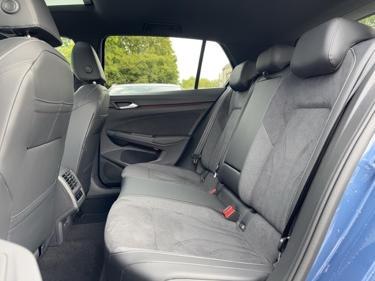 Fahrzeugabbildung Volkswagen Golf Style VIII ,Clima ,App Connect,LM-Felgen uv