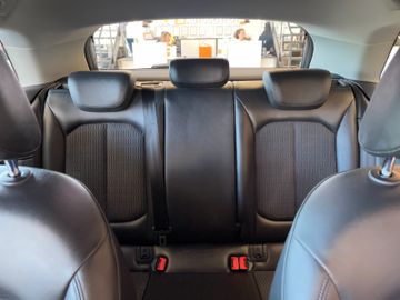 Audi A3 ambiente *BI-XENON*NAVI*TEMPOMAT*SZHZ*KLIMA*