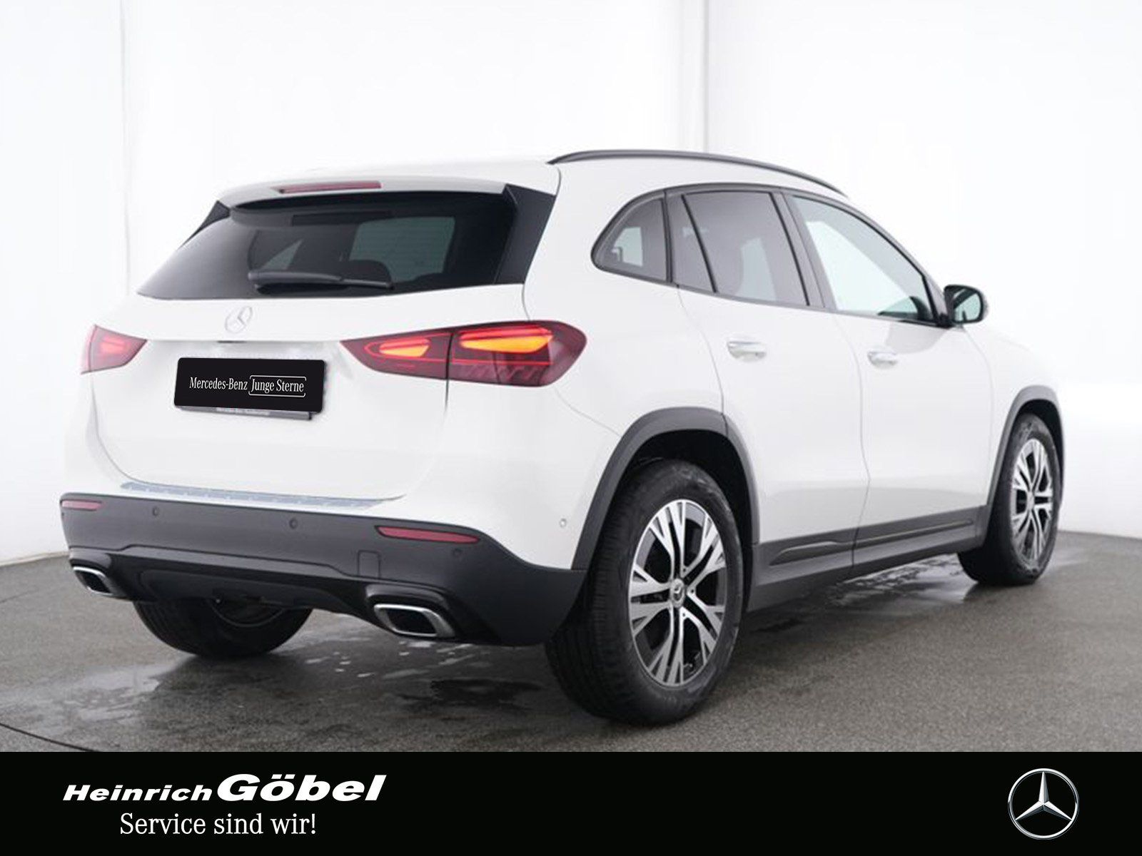 Fahrzeugabbildung Mercedes-Benz GLA 200 PROGRESSIVE+PANO+AHK+TOTWINKEL+NIGHT.P