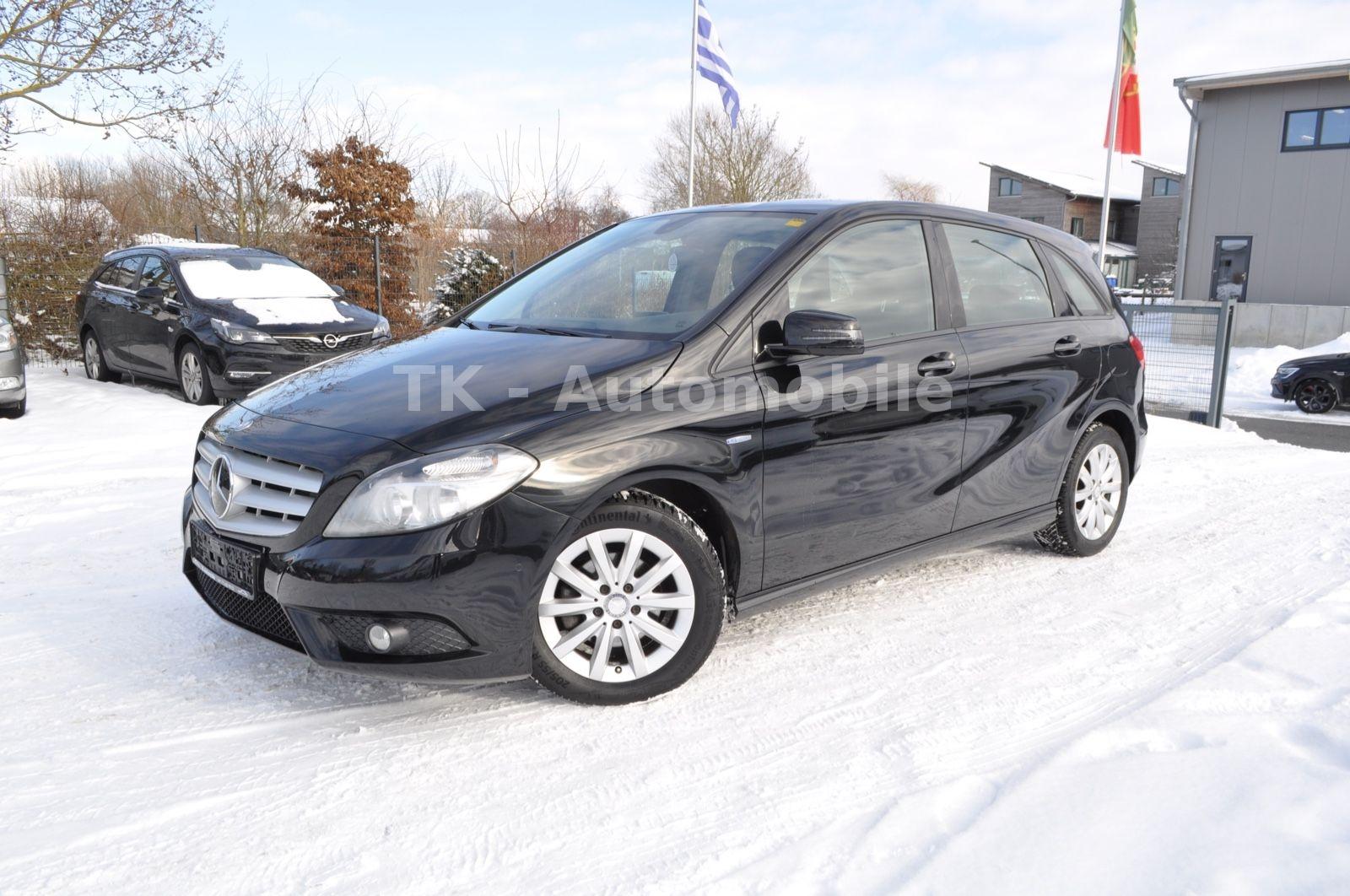 Mercedes-Benz B 180 /NAVI/PDC/START/STOPP/S-HEFT