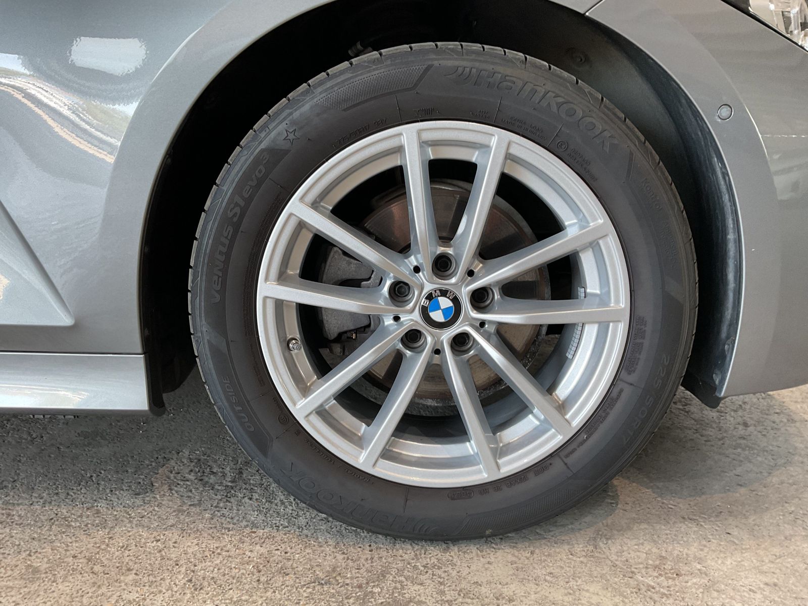 Fahrzeugabbildung BMW 320i |Komfortzugang |Driving Assistant |HiFi