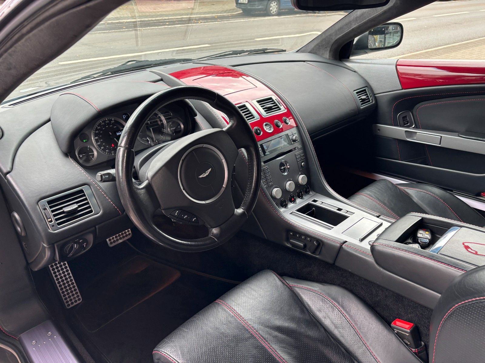 Fahrzeugabbildung Aston Martin DB9 LM 1of124 Sonderedition