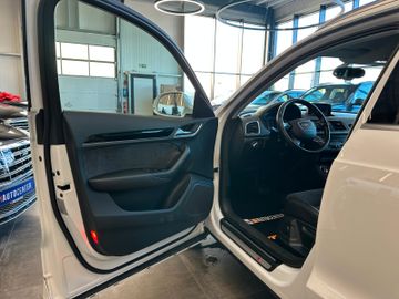 Audi Q3 2.0 TFSI quattro *Xenon*Klima*SHZ*Navi*PDC*