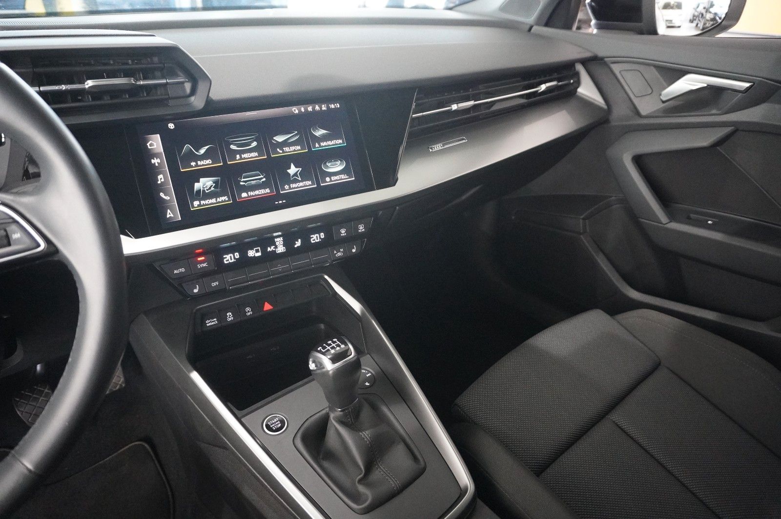Fahrzeugabbildung Audi A3 Sportback 35 TFSI ADVANCED NAVI/LED/SPORT/DAB