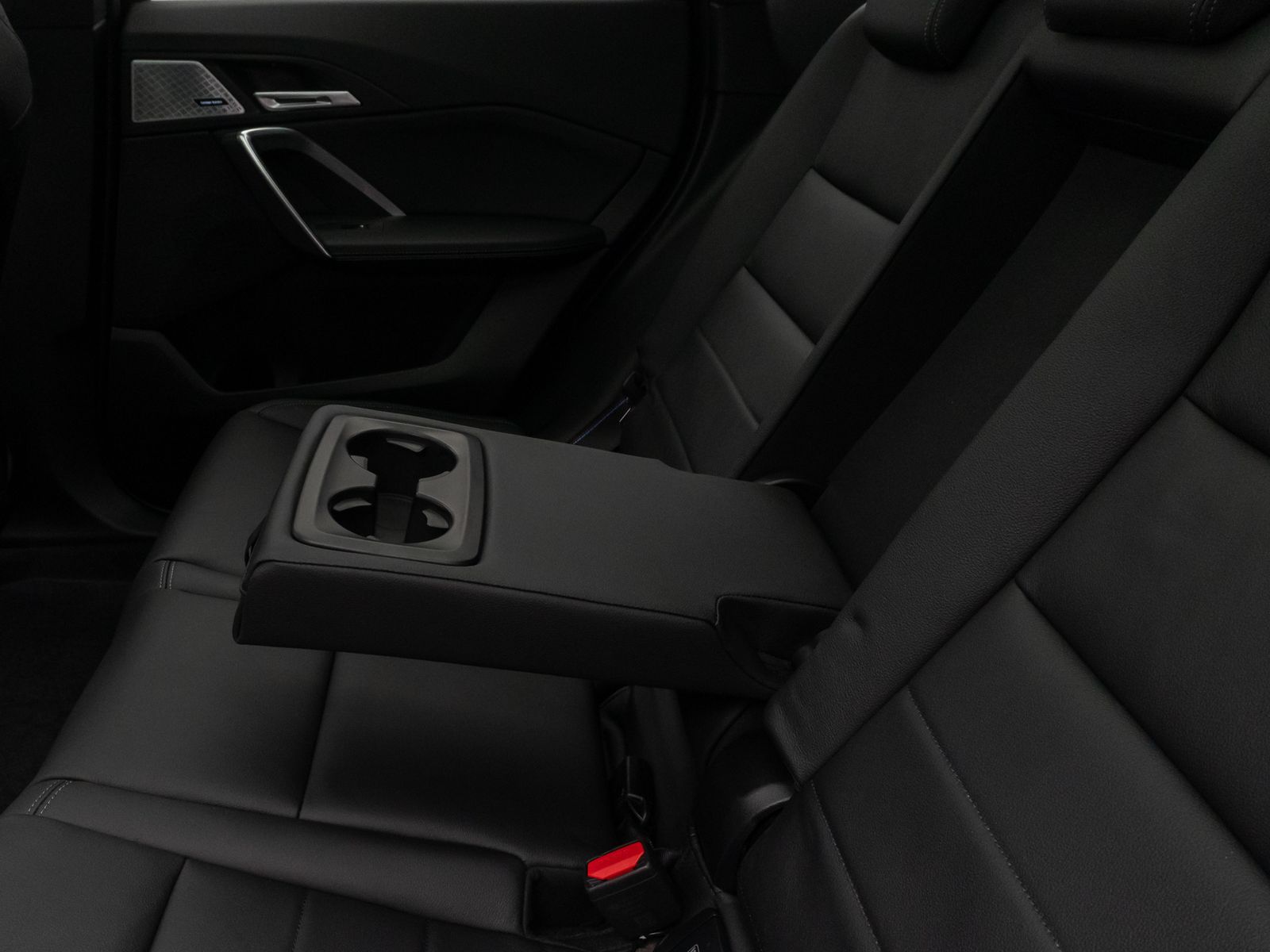 Fahrzeugabbildung BMW iX1 xD30 M Sport Pro Panorama 360°HUD DAB H/K