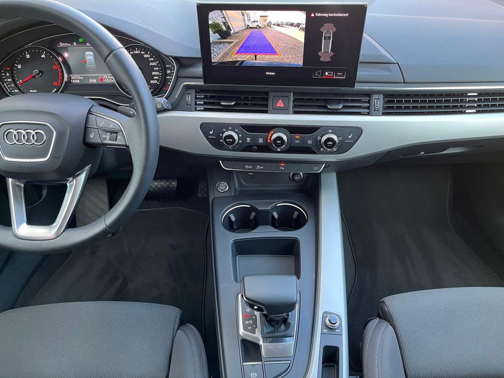 AUDI A4 2024