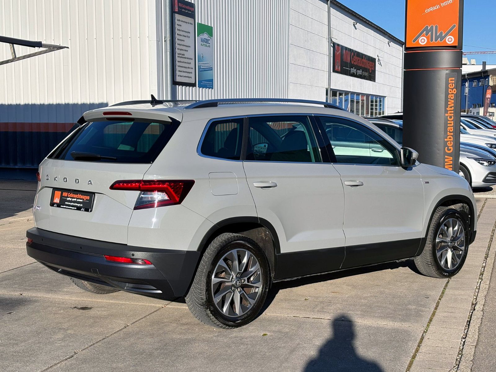 Fahrzeugabbildung SKODA Karoq 1.5TSI DSG Clever ACC KAM PANO CarPlay BT