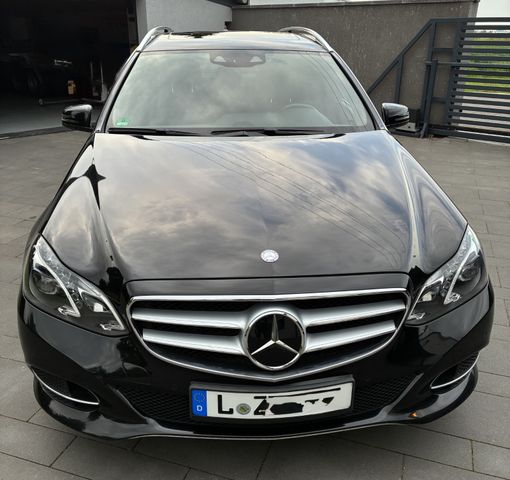 MERCEDES-BENZ E 220 BlueTEC 4MATIC T Autom. -