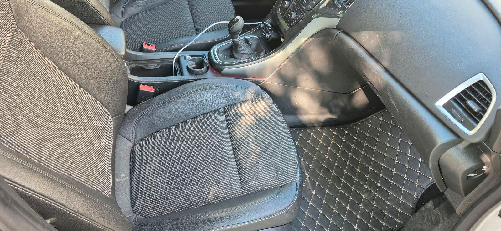 Opel Astra 2013 — photo 5