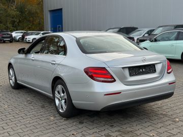 Mercedes E 220 - 11