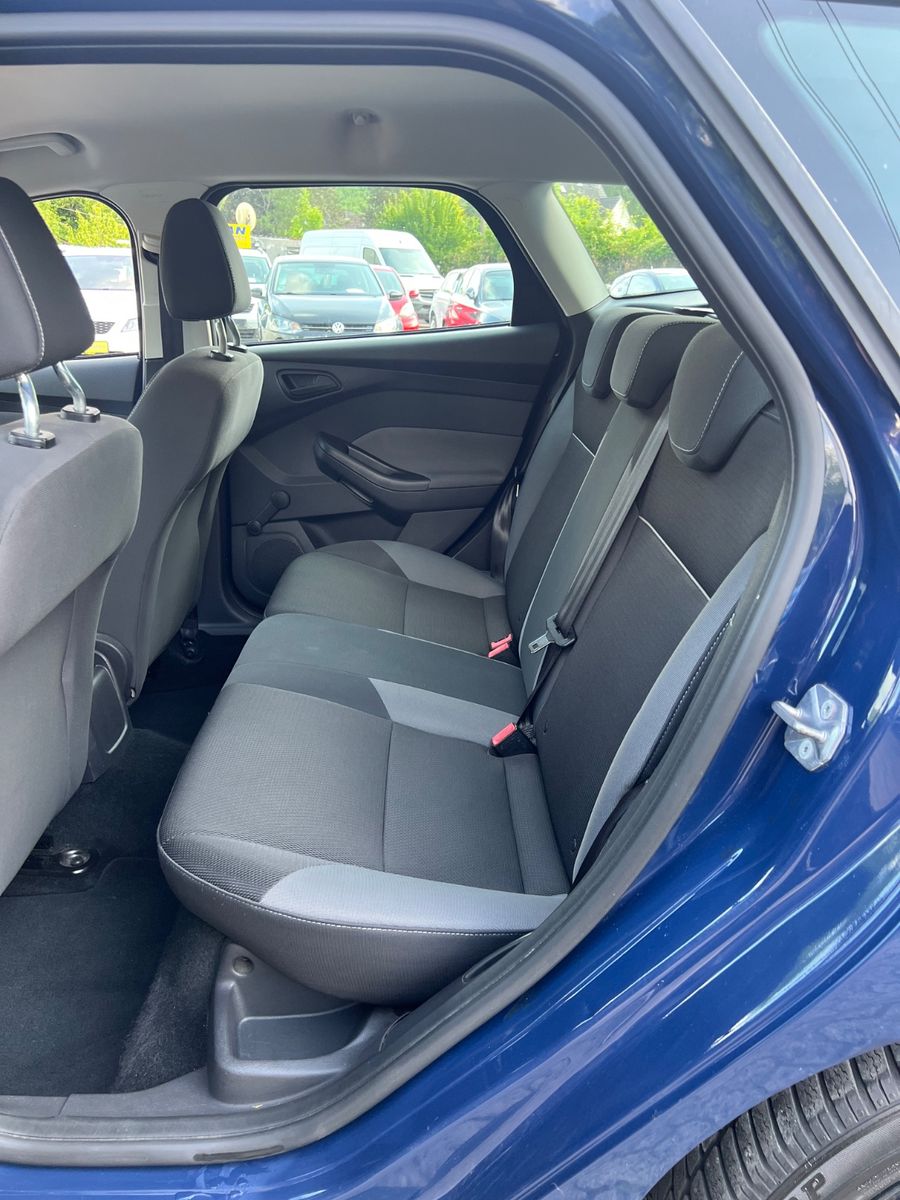 Fahrzeugabbildung Ford Focus Turnier 1.6 Ambiente