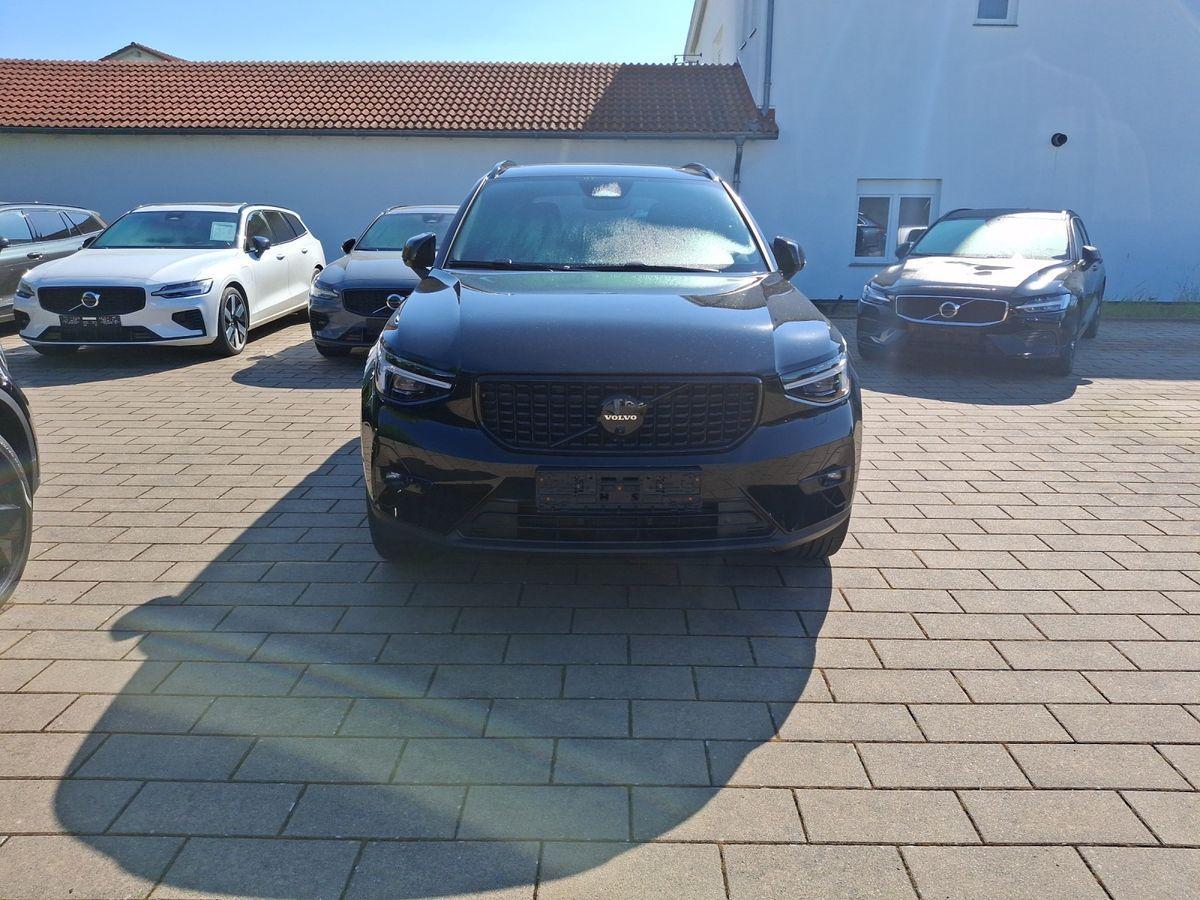 Volvo XC40 B3 Black Edition Plus 360° AHK PANO H/K LED