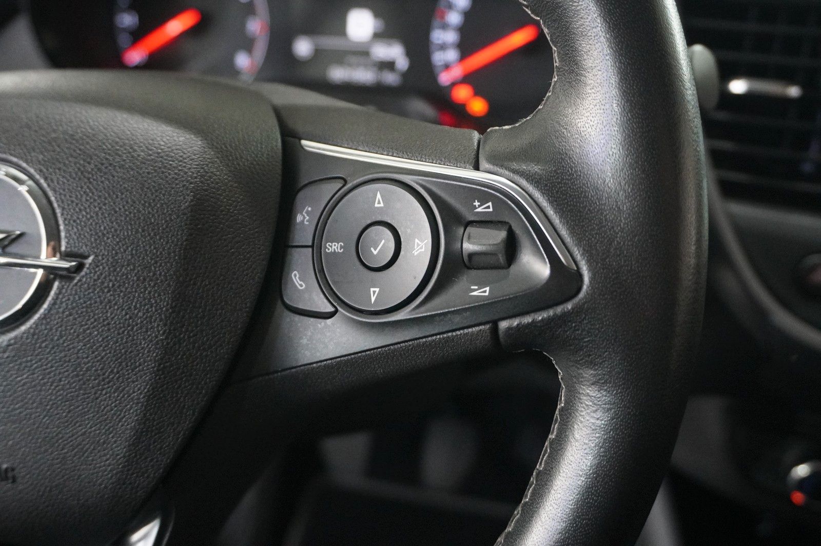 Fahrzeugabbildung Opel Crossland (X) 1.2 EDITION NAVI/LED/KAMERA/DAB+