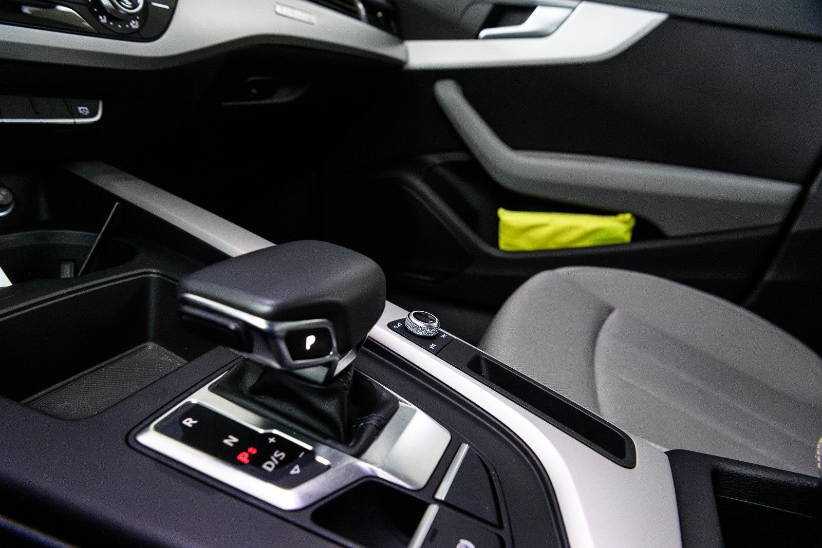 Fahrzeugabbildung Audi A4 Avant 40 TDI quattro advanced +AHK+Matrix LED