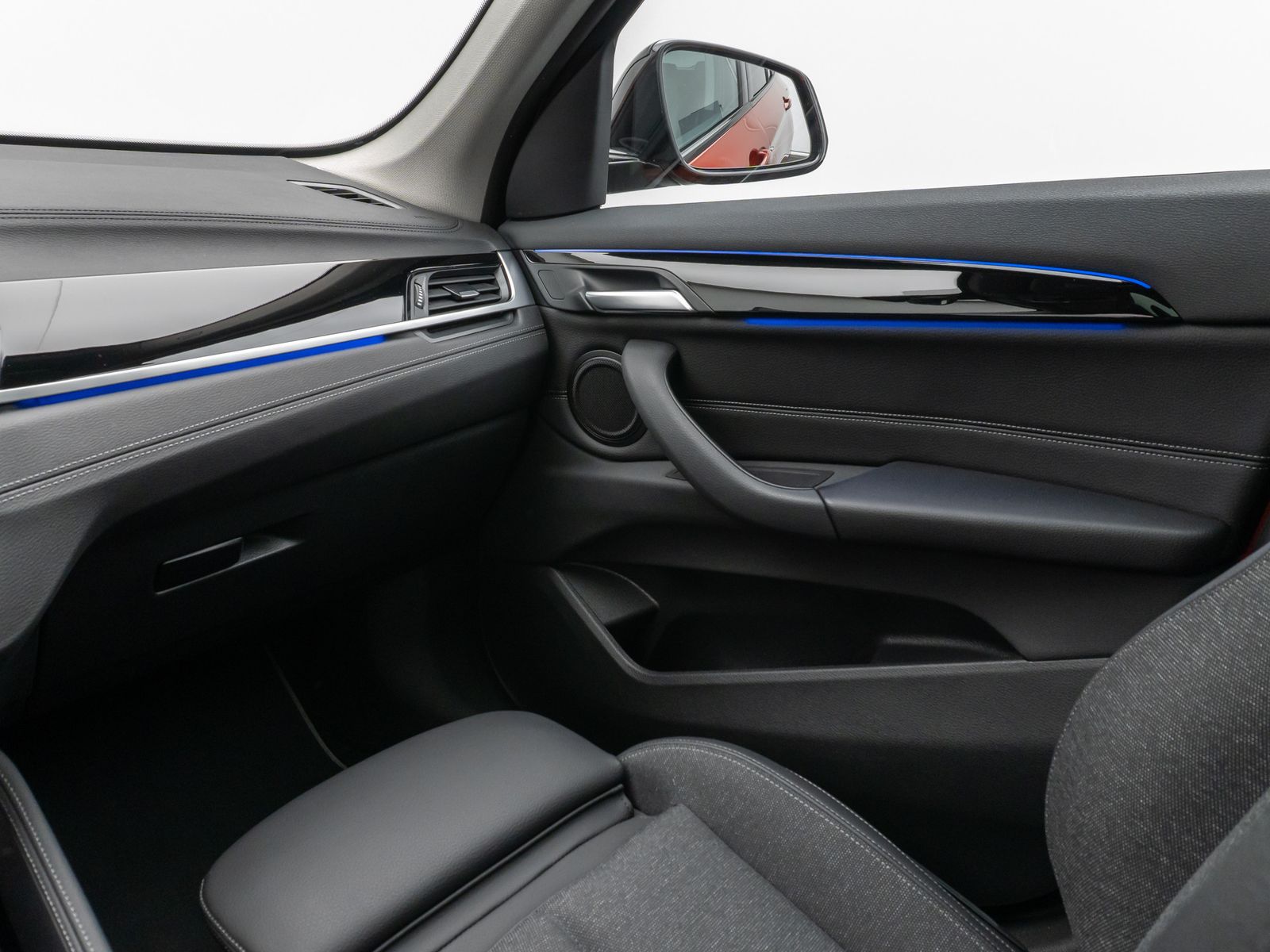 Fahrzeugabbildung BMW X1 xD20d Sport Line Panorama Kamera HUD DAB AHK