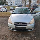 Hyundai accent 1.6 zu verkaufen - Hyundai Accent: Limousine