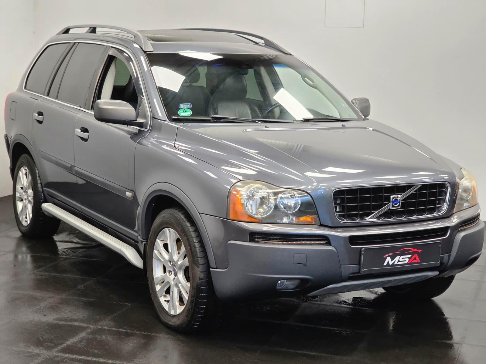 Volvo XC90 D5 Momentum 2.4 5 cyl. 185 ch BVM 4x4 / 172 300 km / Toit ouvrant / Cuir / Distribution neuve / Attelage