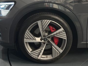 Audi Q8 e-tron - 9