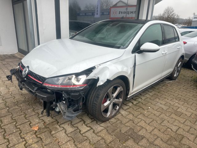 Volkswagen Golf VII Lim. GTI Performance BMT Pano 20505 KM