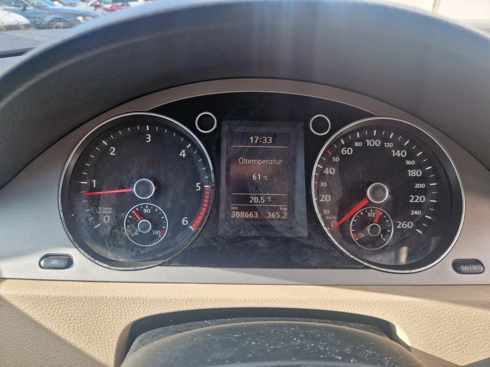 Volkswagen Passat 2009 — photo 15