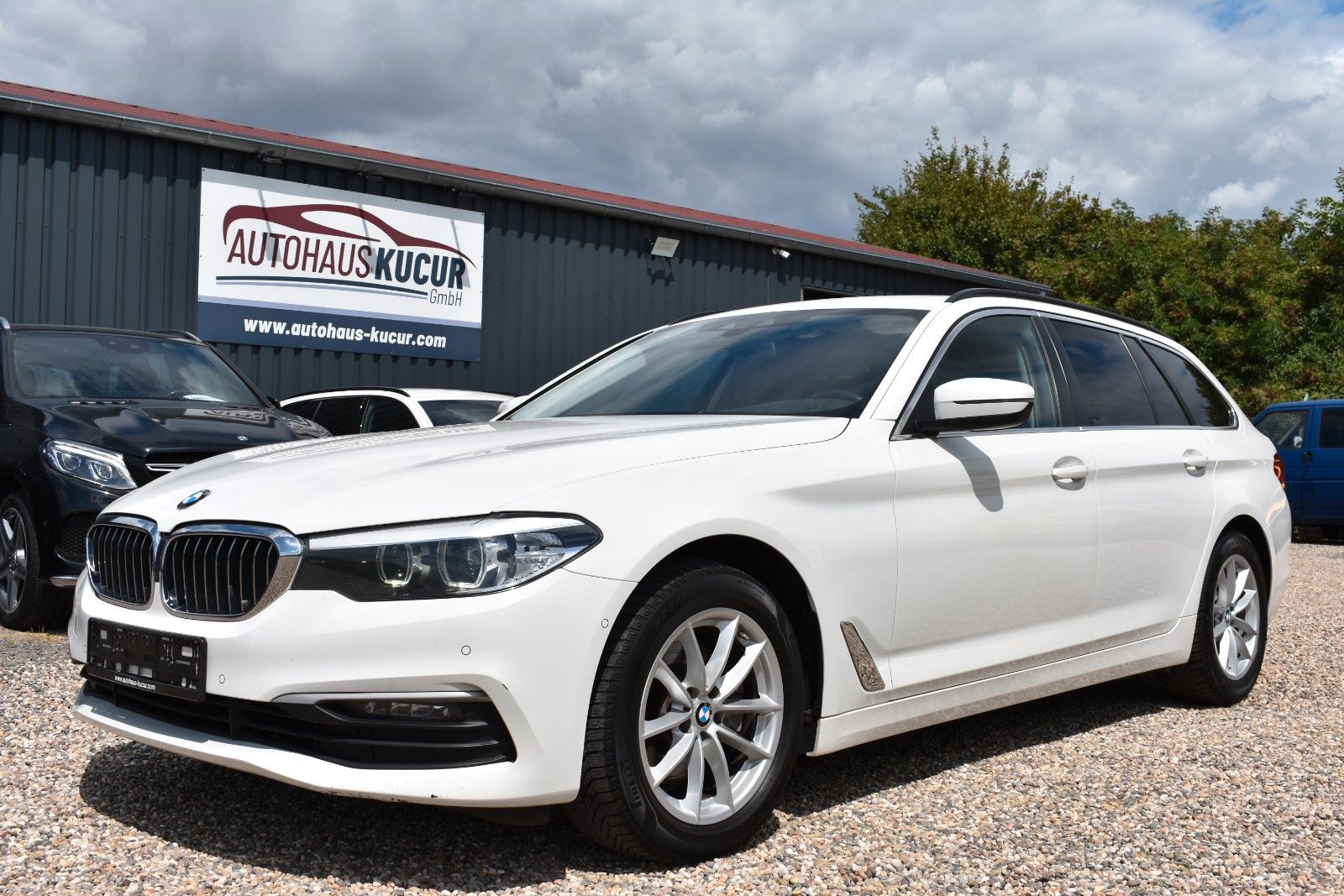 Fahrzeugabbildung BMW BMW 520d Touring Head Up/Anhänger/Driving Assist