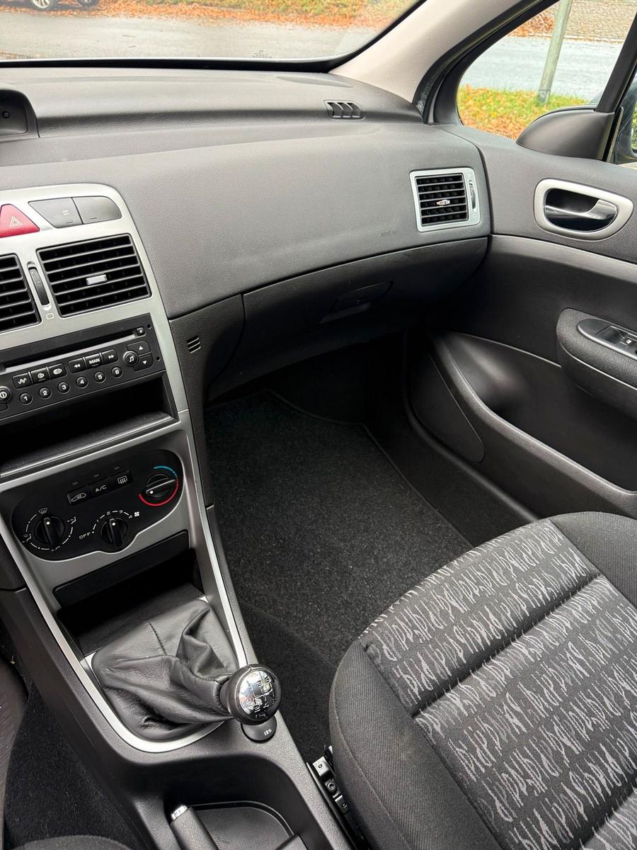 Peugeot 307 2004 — photo 9