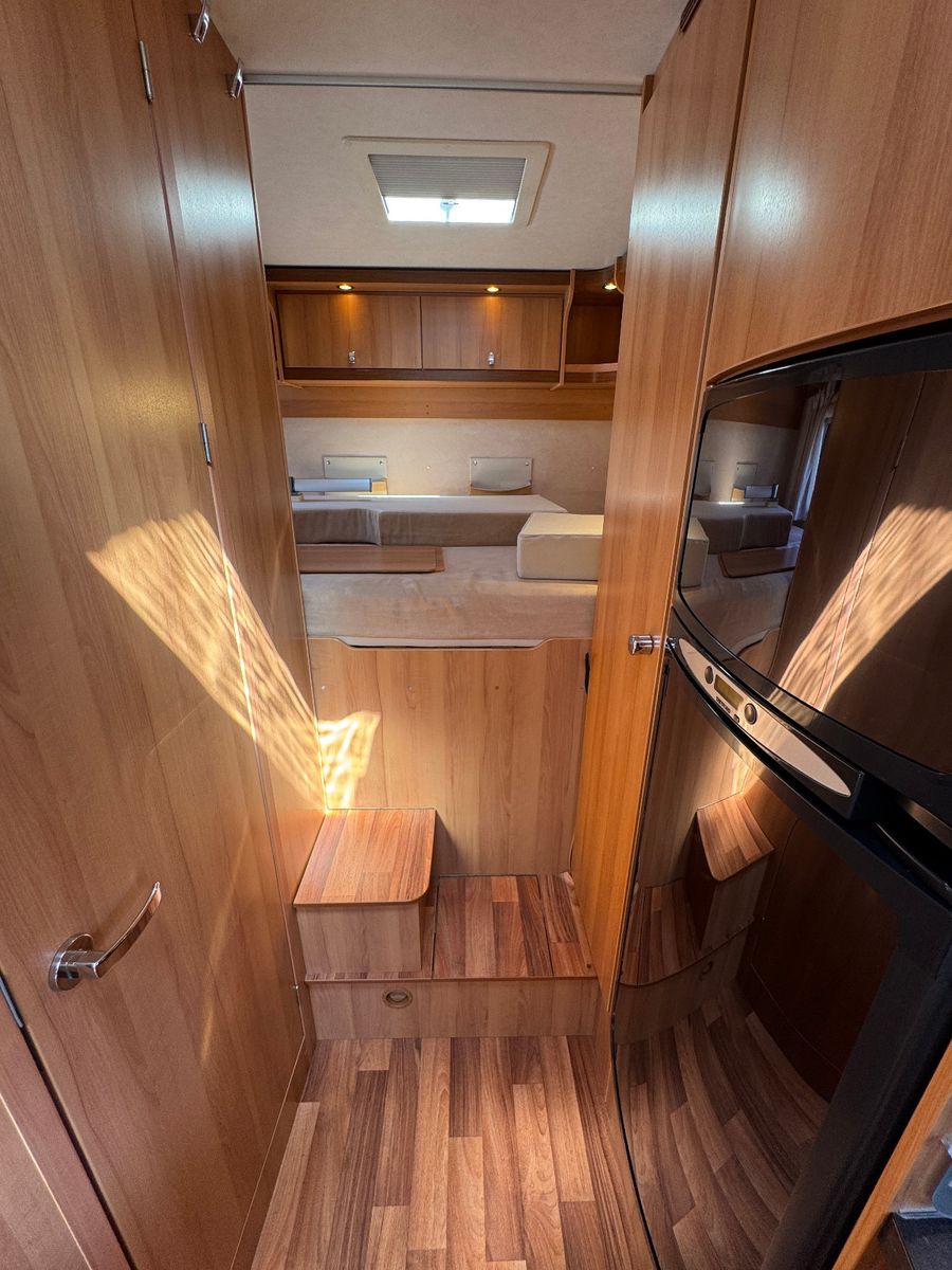 Fahrzeugabbildung HYMER / ERIBA / HYMERCAR T 614 CL 2X2 EXCLUSIVE LINE DUCATO MAXI SOLAR 1H