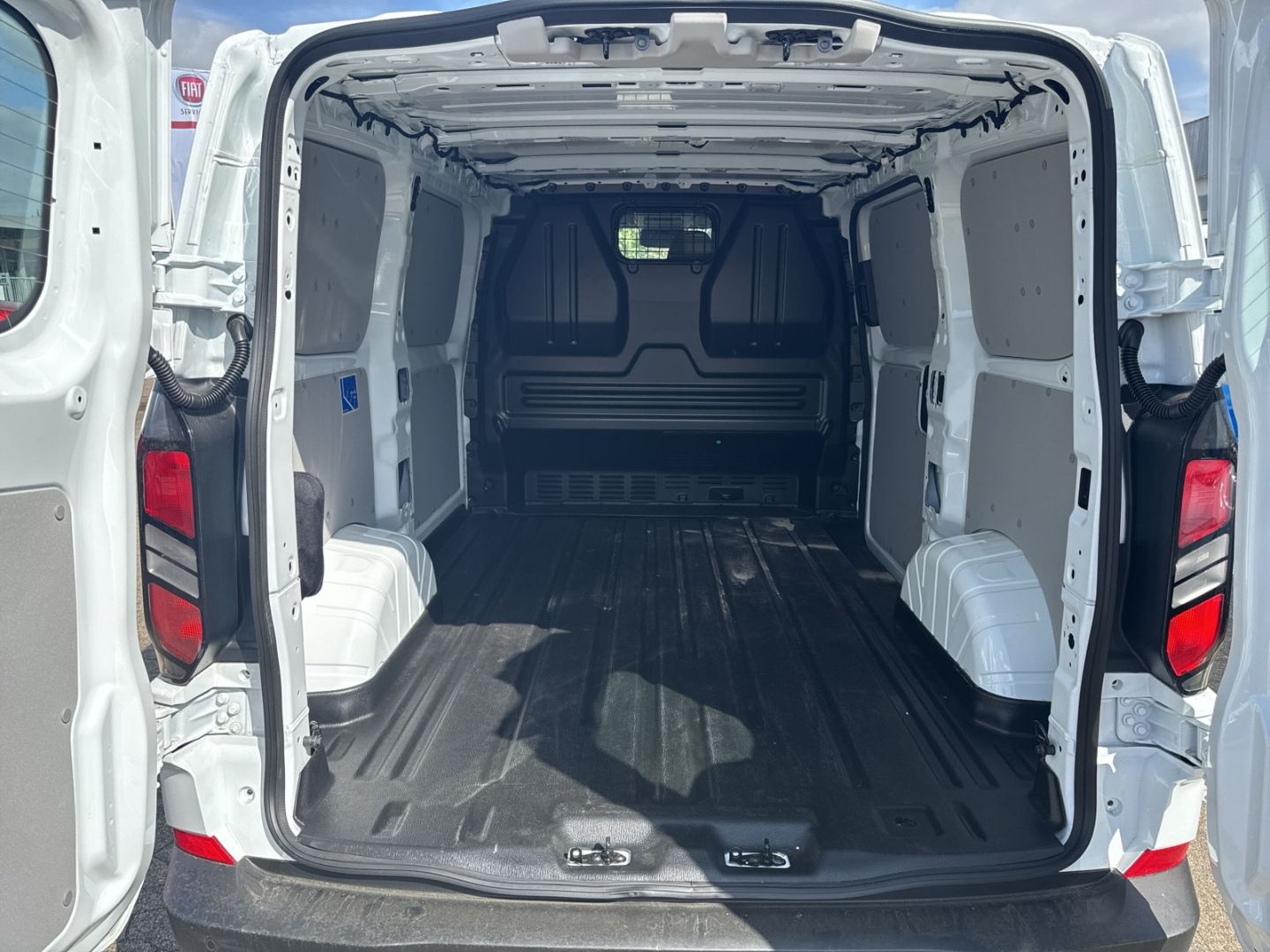 Fahrzeugabbildung Ford Transit Custom Kasten 280 L1 Trend FWD 2.0 EcoBl