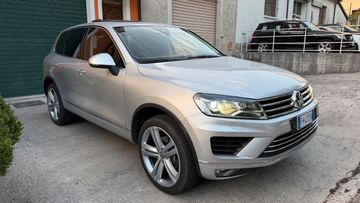 Volkswagen Touareg - 2
