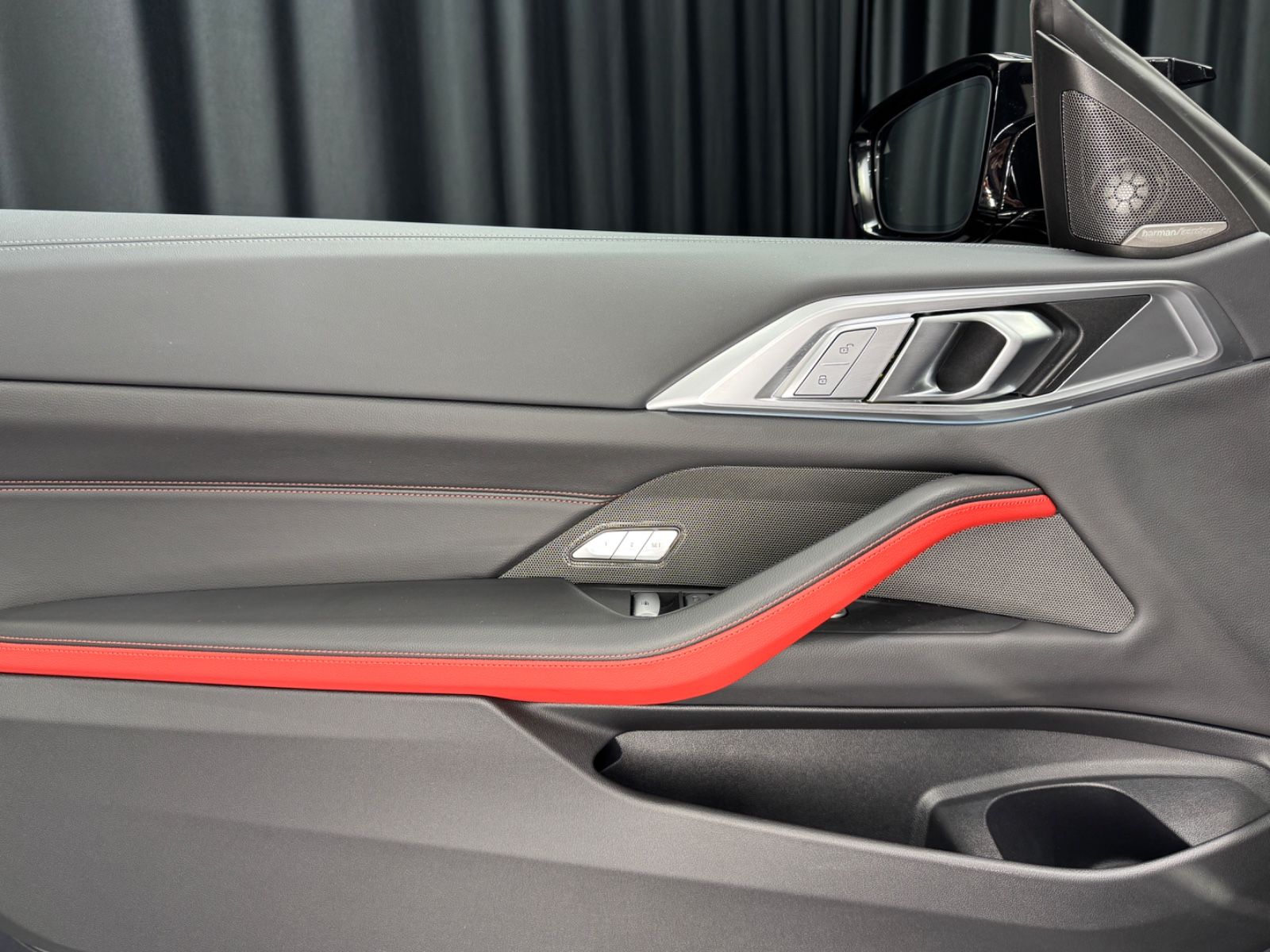 Fahrzeugabbildung BMW M440i Cabrio xDrive|INDIVIDUAL|H&K|LEDER|FACELIF