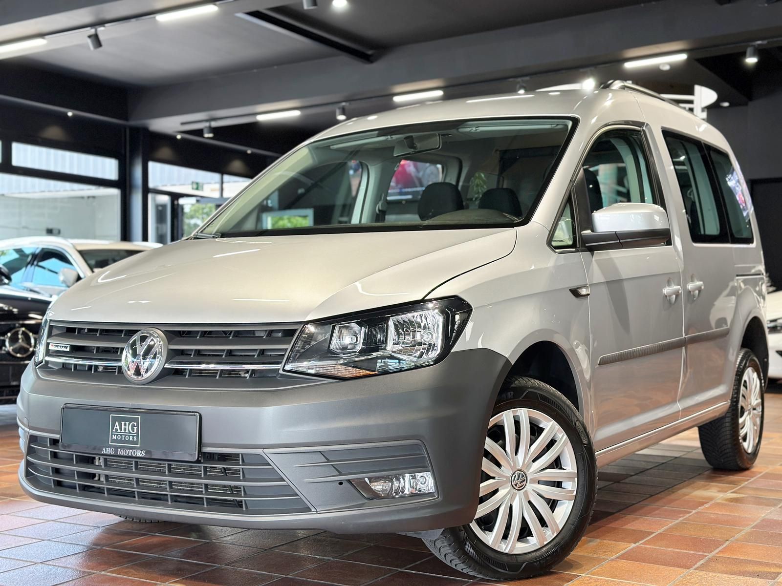 VW CADDY 4MOTION 5SITZE STANDHEIZUNG TEMPO SHZ NAVI