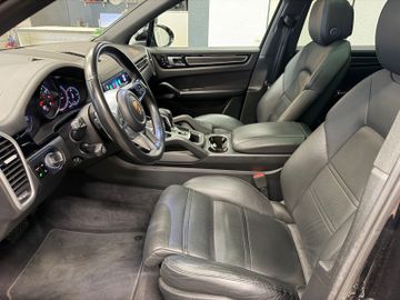 Porsche Cayenne - 12