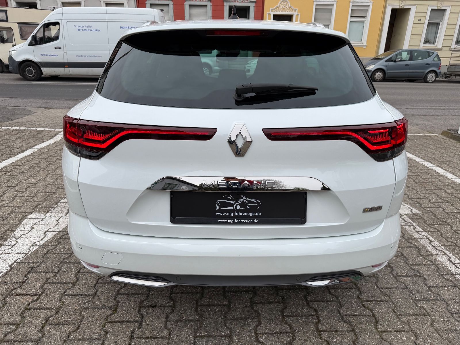 Fahrzeugabbildung Renault Megane IV Grandtour R.S. LINE 1-HD NAVI LED BOSE