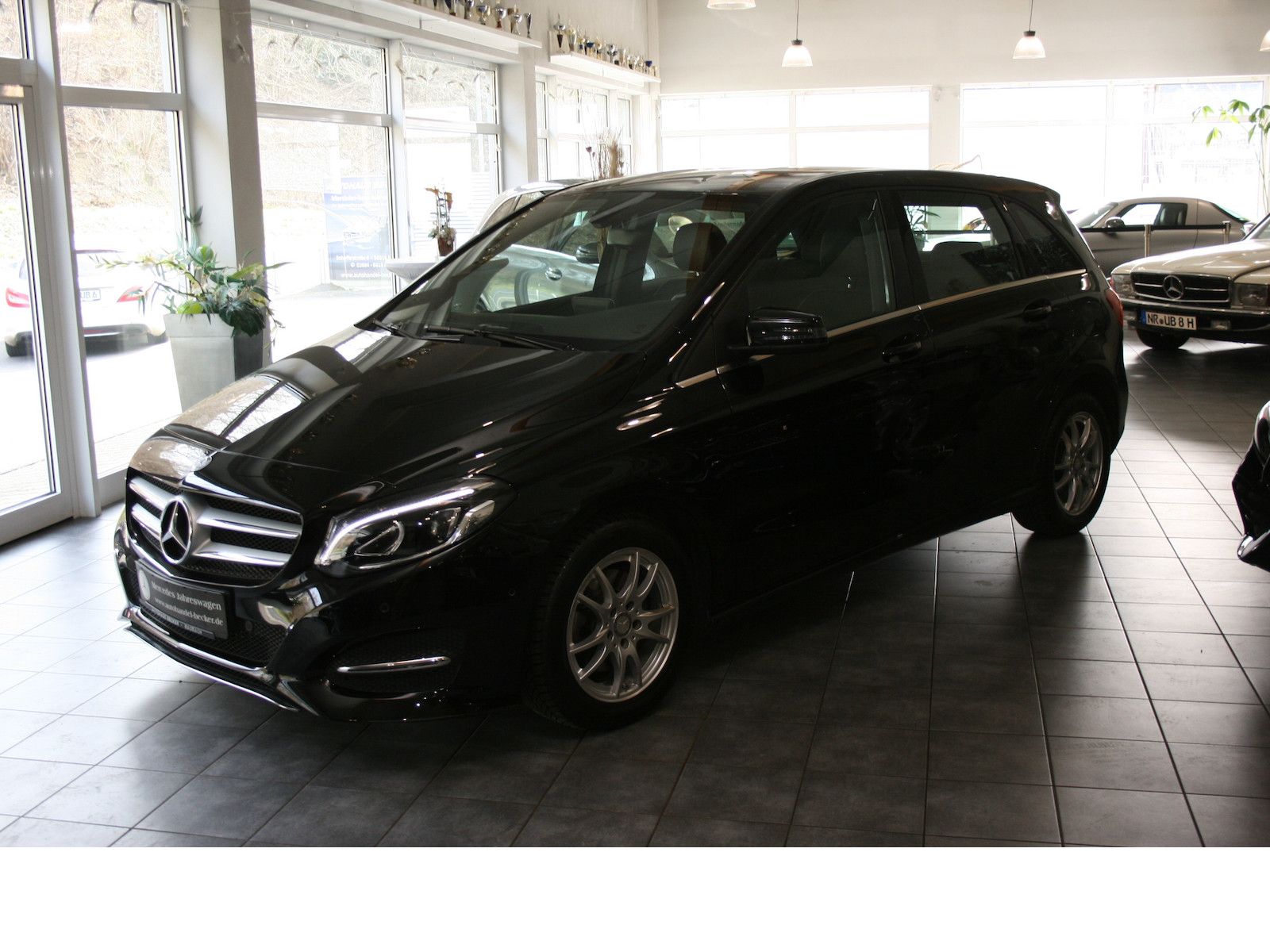 Fahrzeugabbildung Mercedes-Benz B 180 Urban *Automatik*LED*Navi*Totwinkel*AHK