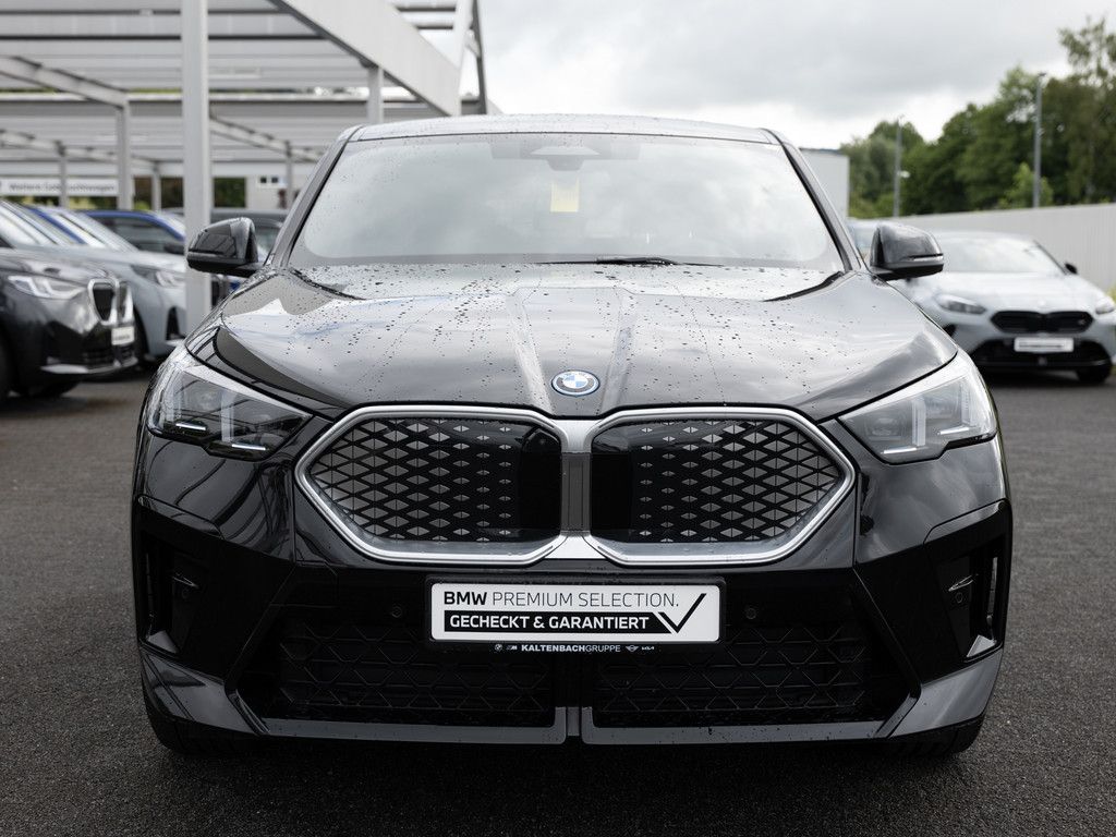 BMW iX2 - Bild 3
