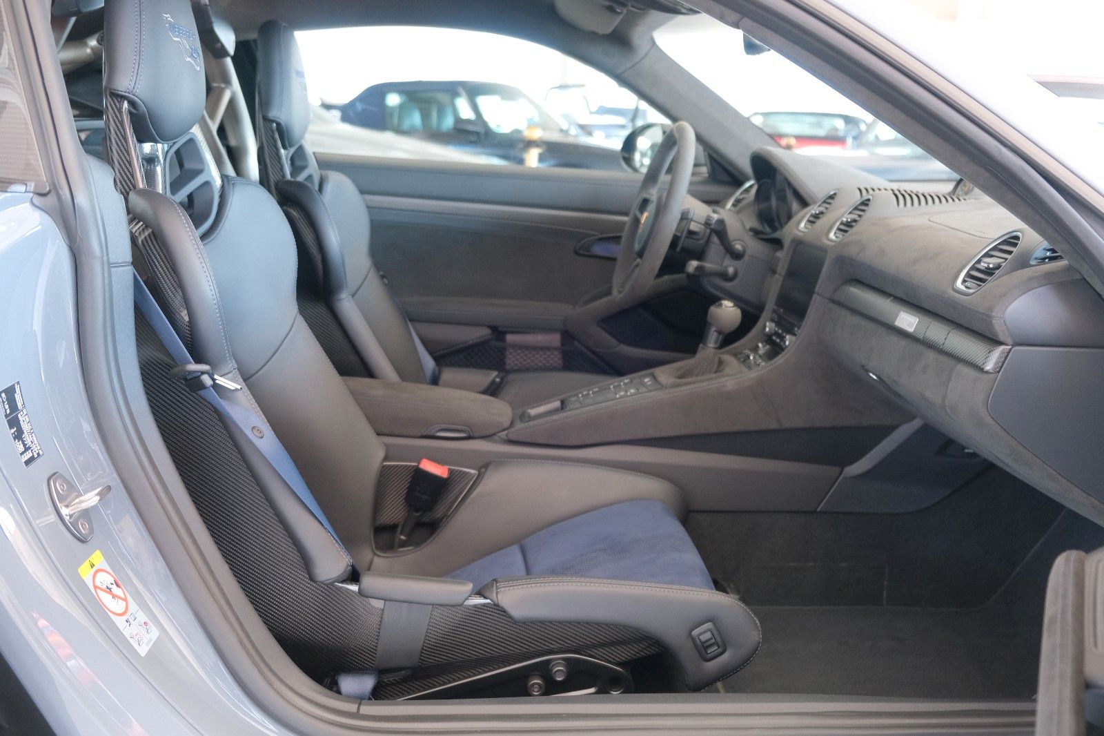 Fahrzeugabbildung Porsche Cayman GT4 RS/Weissach/PCCB/Approved 2028