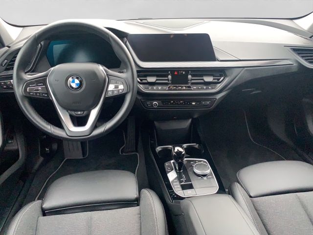 Fahrzeugabbildung BMW 118i Sport Line+LED+Navi+Spurass.+HiFi+DAB