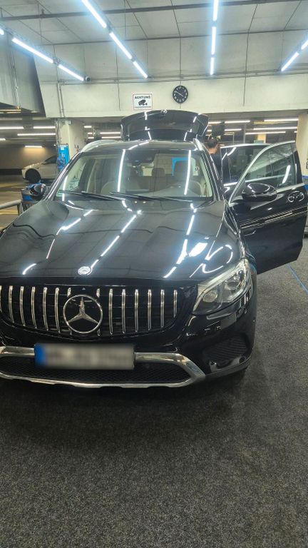 Image of Mercedes-Benz GLC 220