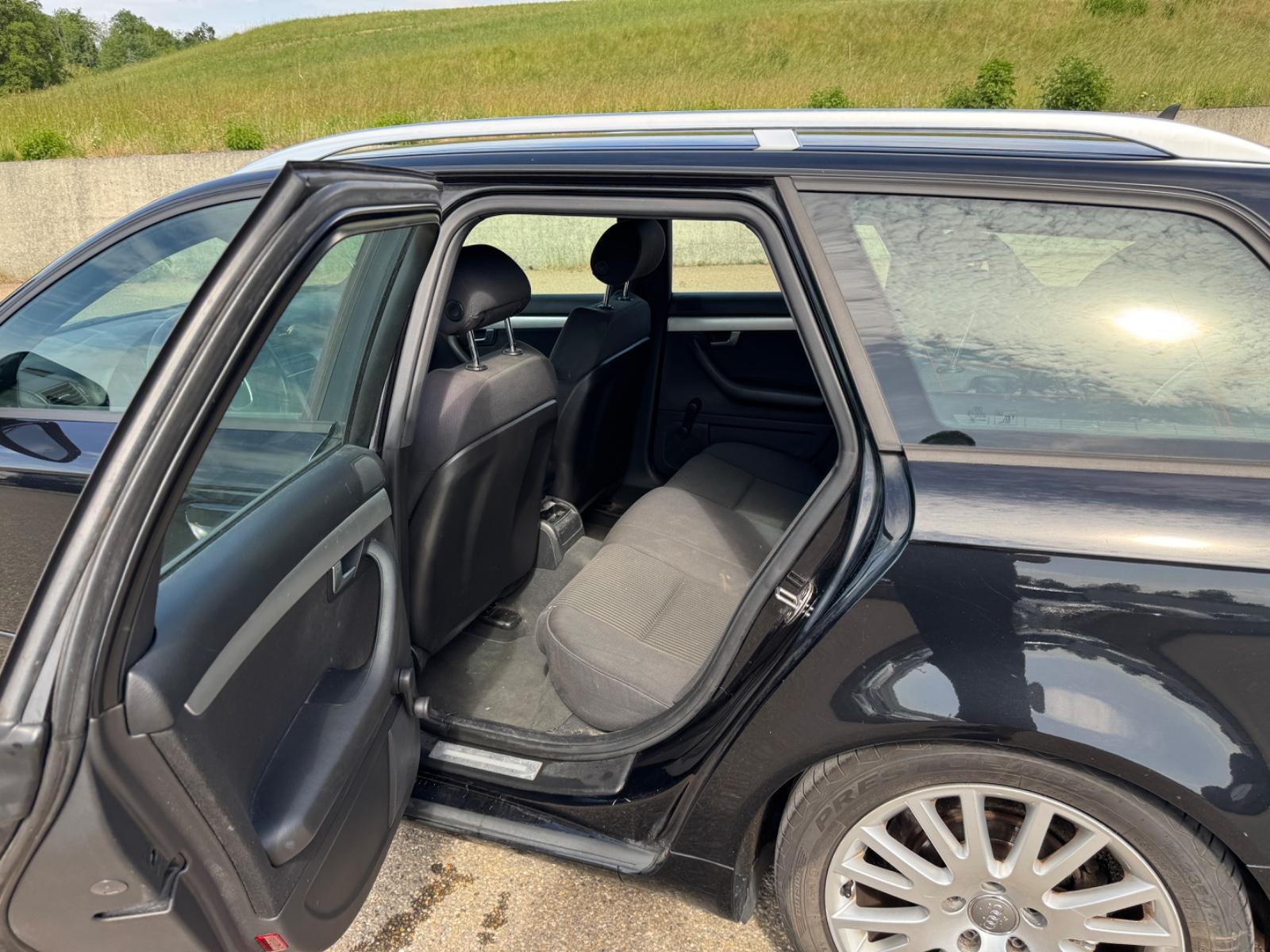 Audi A4 2006 — photo 12