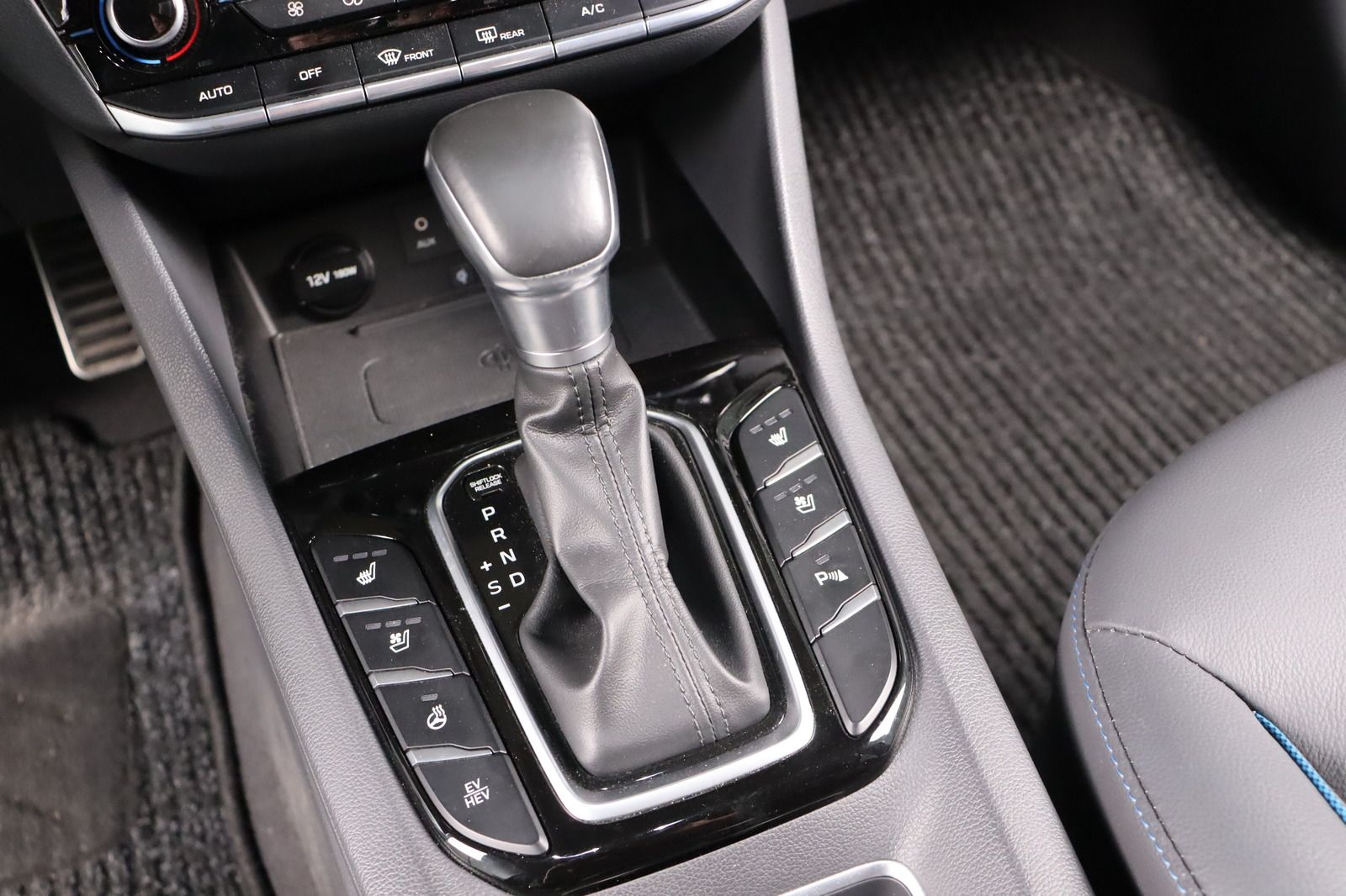 Fahrzeugabbildung Hyundai IONIQ * Memory * Sitzhzg./-lüftung Premium Plug-