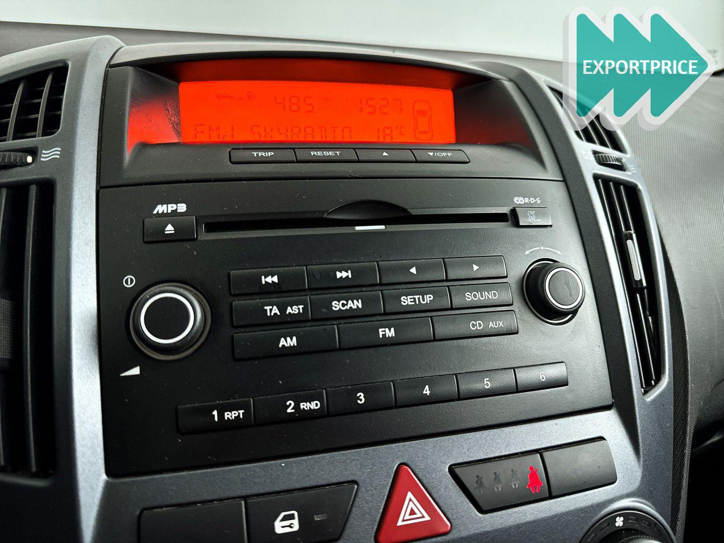 Kia cee'd 2008 — photo 19