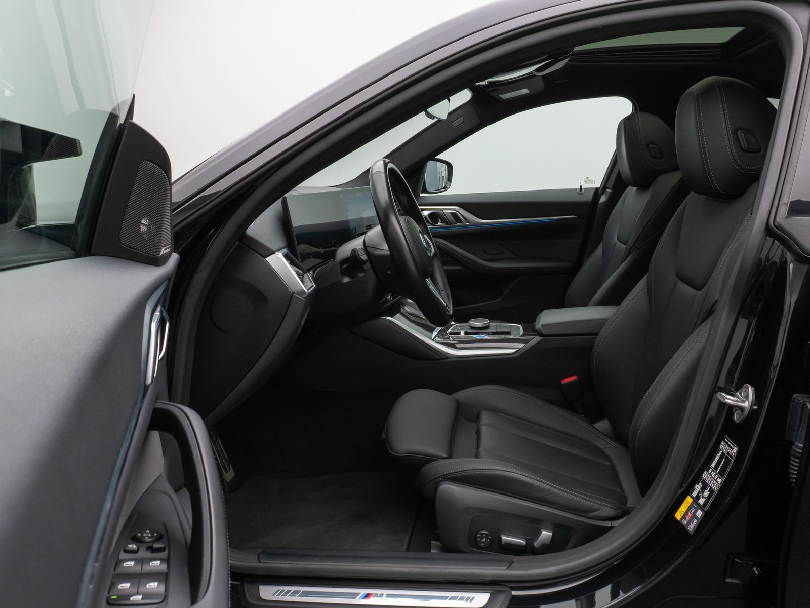 Fahrzeugabbildung BMW i4 M50 Gran Coupé Glasdach Kamera HUD H/K 20Zoll