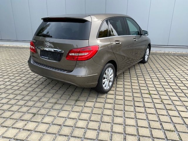 B Klasse 200 BlueEfficiency AHK/XENON/PDC/16-ZOL