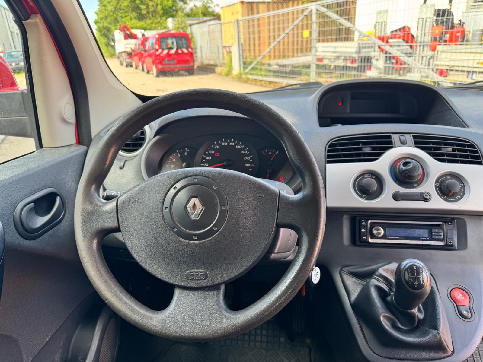 Renault Kangoo 2013 — interior